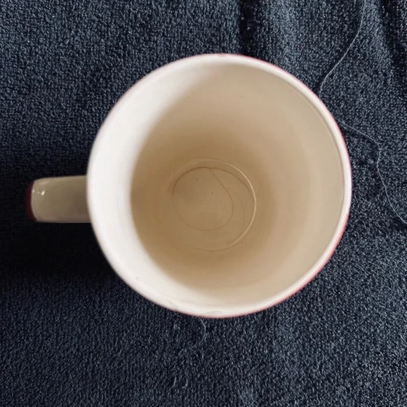 🧨Red And White Nice Coffee Mig (Great Condition)(SEND ANY OFFER OF $7 OR MORE‼️) - Picture 4 of 4